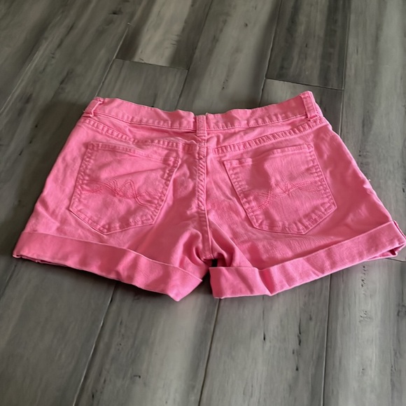 Woman’s shorts - Picture 2 of 2
